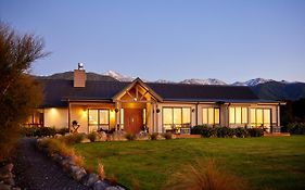 Manakau Lodge